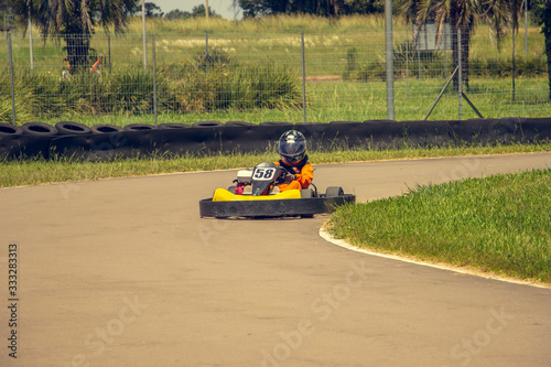 Kart racing © GiovannyCitton