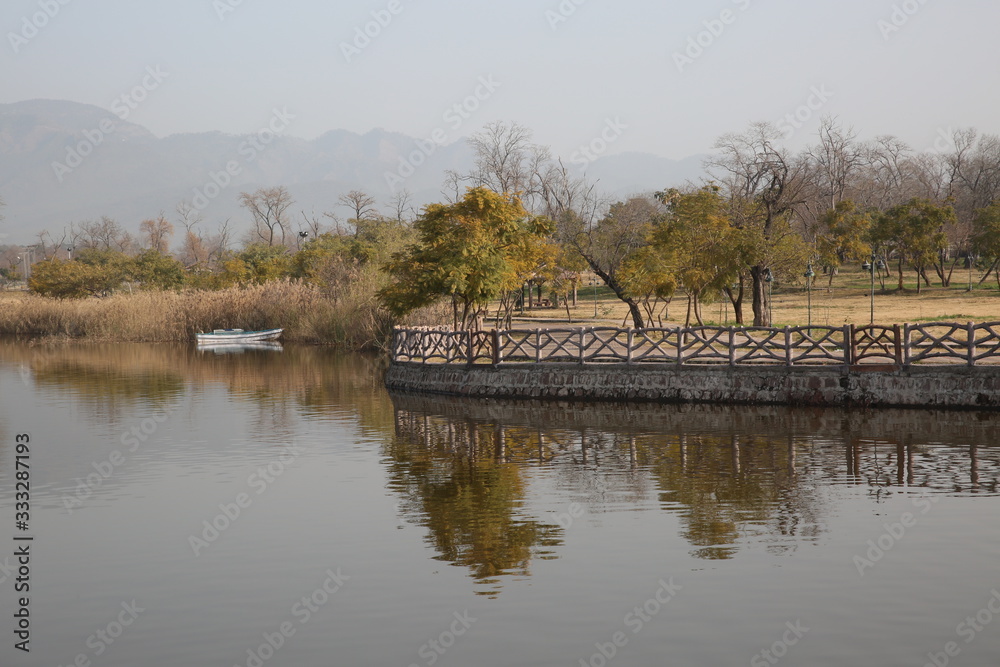 Fototapeta premium Park and Lake, Islamabad, Pakistan