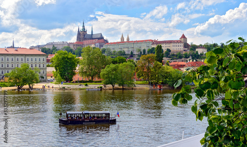 Obraz na plátně River Vltava and Prague castle