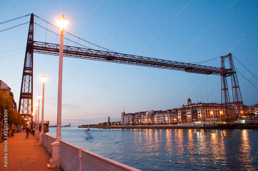 Obraz premium Hanging Bridge