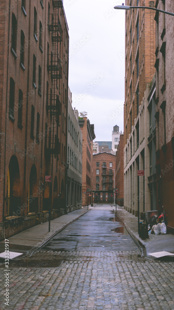 narrow street in New york