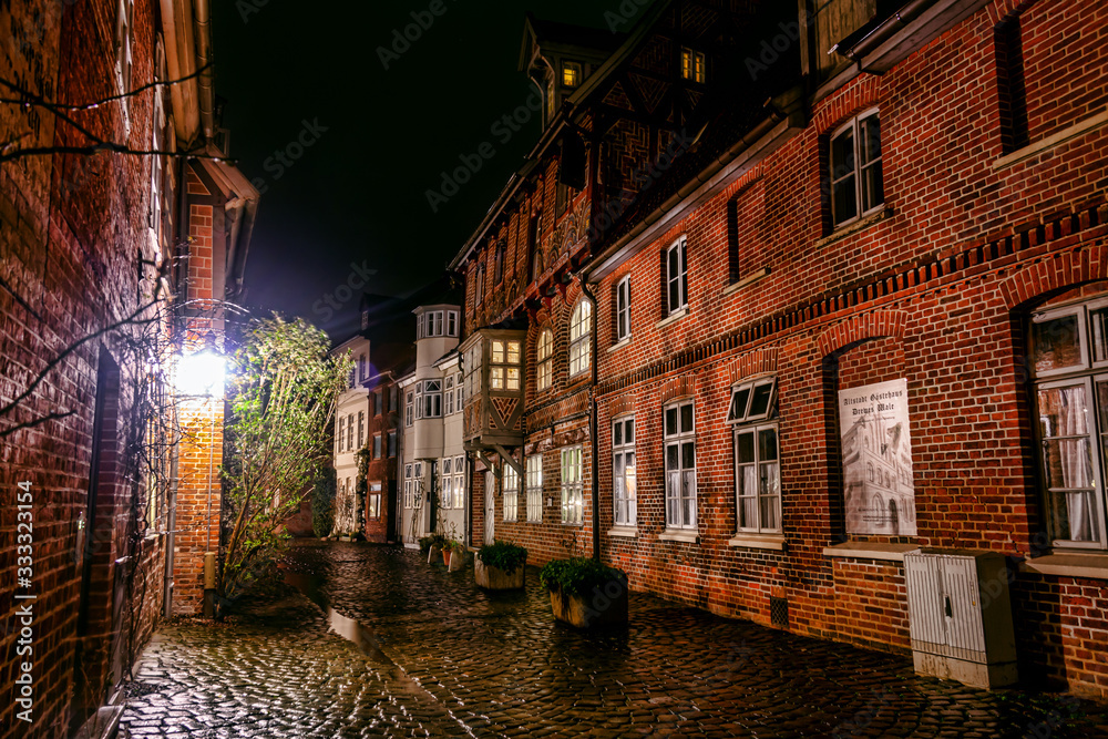 Strasse in Lüneburg bei Nacht