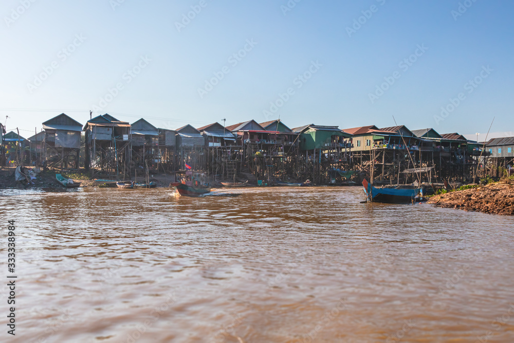 Φωτογραφία Kampong Phluk Floating Village on Tonle Sap lake near Siem Reap, Cambodia during sunset