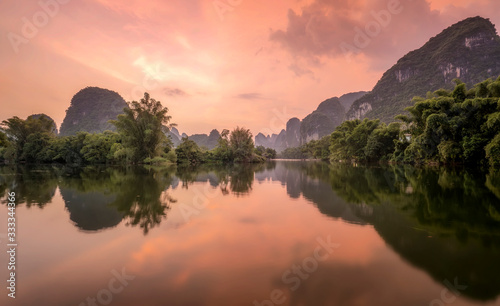 Landscape of the Yulong River in Yangshuo, Guilin.. © 昊 周