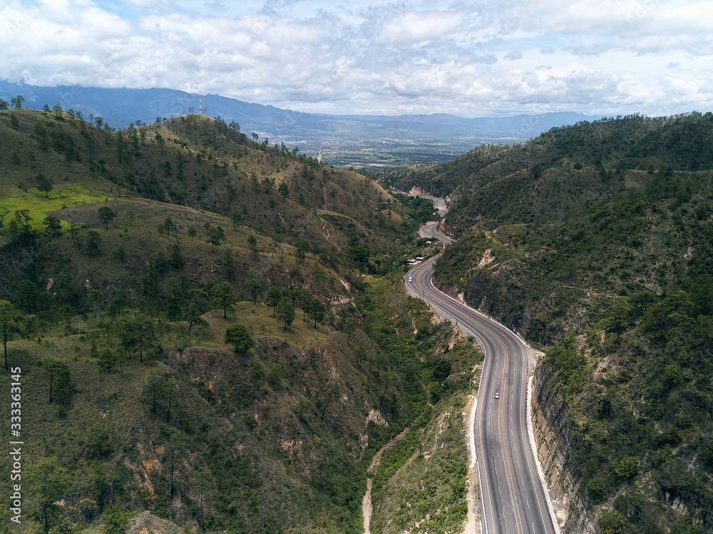 Carretera CA5 cuesta de la virgen en Honduras