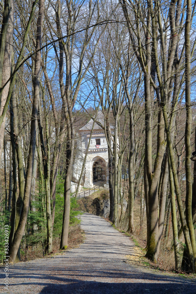 Alley leading to the old castle.