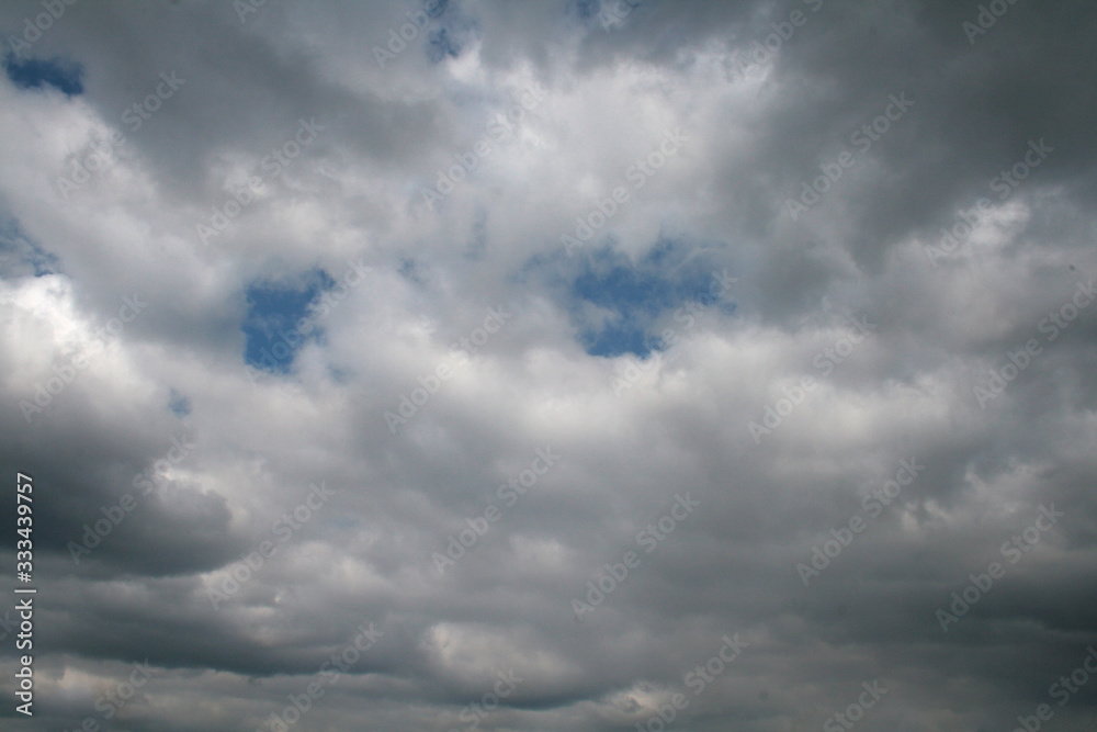 Obraz premium cloudy sky and billowing clouds