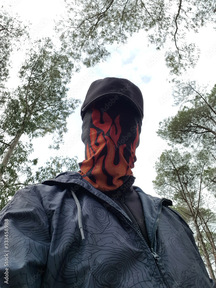 Obraz premium Uomo mascherato