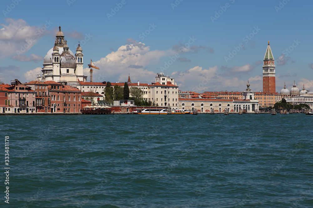Fototapeta premium View of Venice from sea