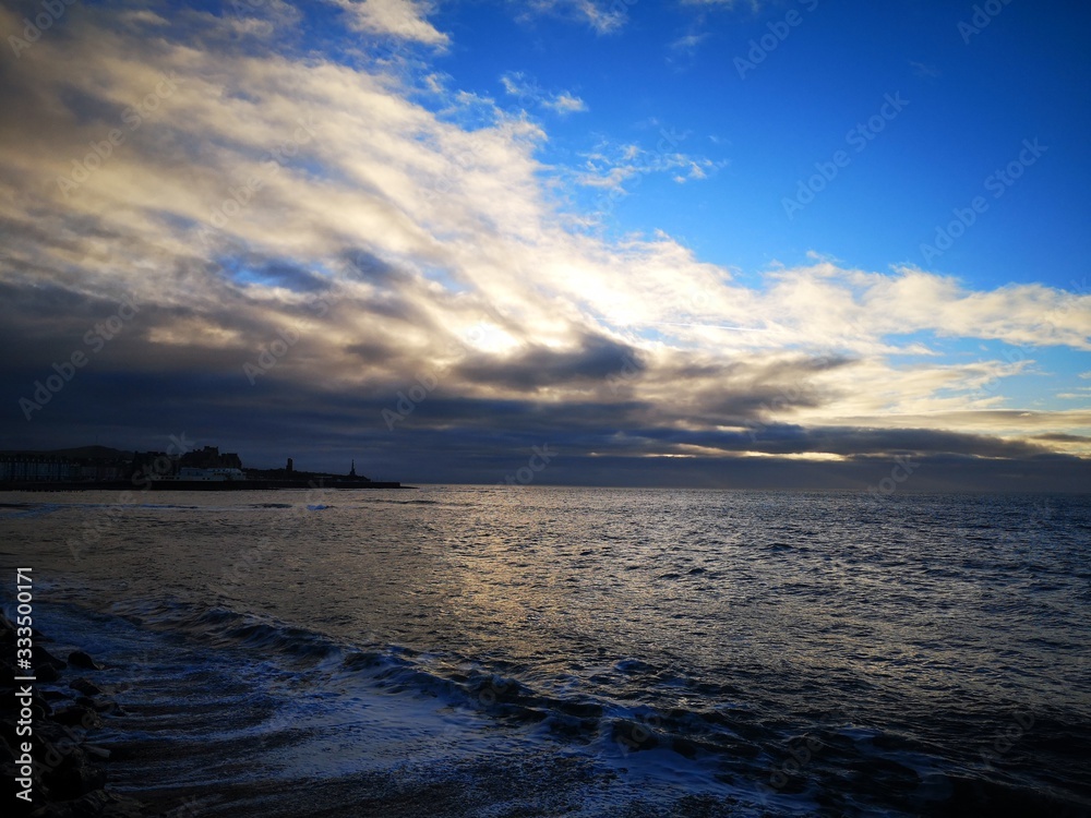 Obraz premium sunset over the sea