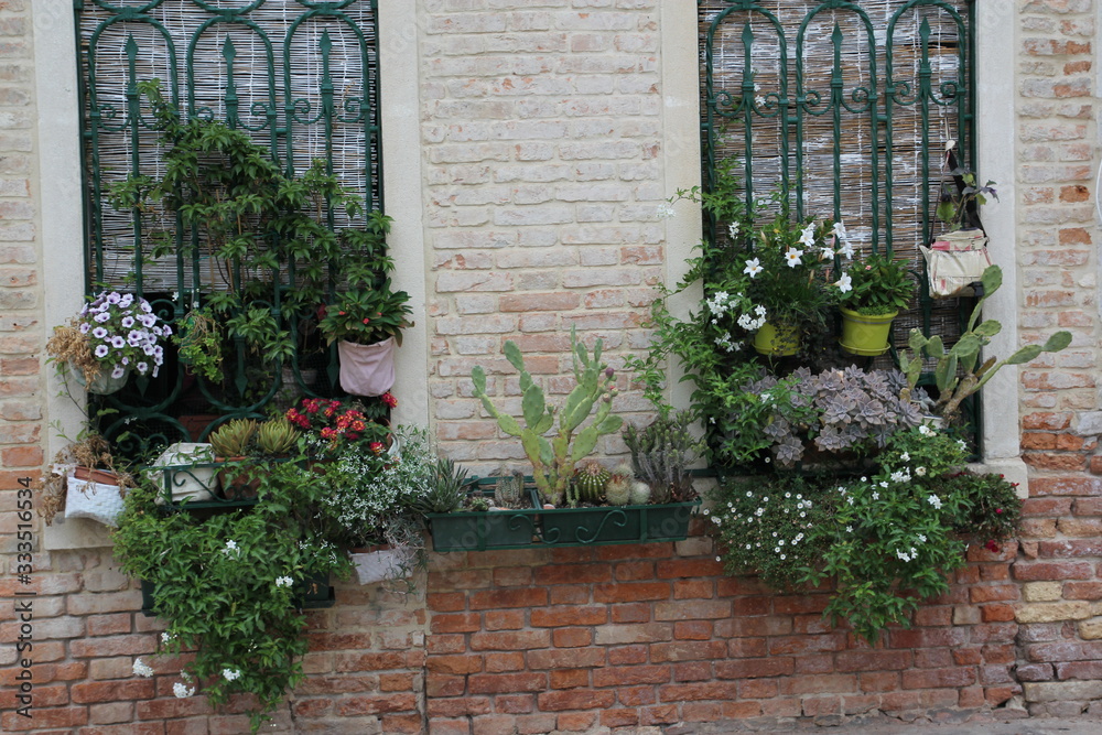 Naklejka premium Venice by your side. Venice is quintessentially Italian, but in others, it’s a world apart and the Venetians like it that way. This island city has always kept mainland Italy at arm’s length.