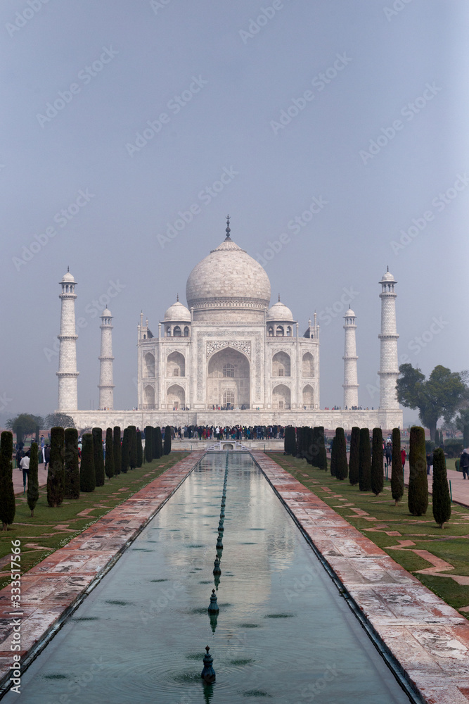 Obraz premium taj mahal in agra india