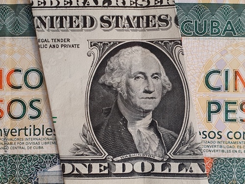 exchange rate of american dollar and cuban money photo