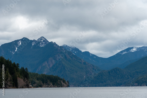 Fototapeta Naklejka Na Ścianę i Meble -  Landscape of Lake Crescent and mountains in Olympic National Park in Washington