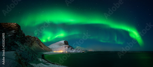 Fototapeta Naklejka Na Ścianę i Meble -  Nordlandsnupen aurora panorama