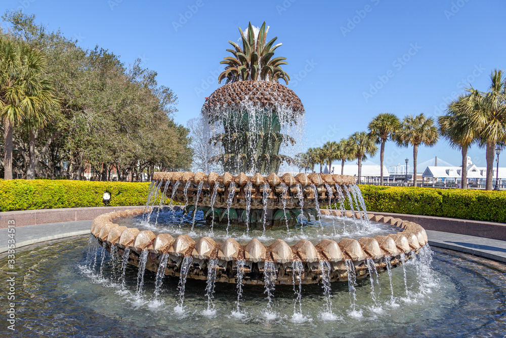 Fototapeta premium Savannah, Georgia, USA - January 18, 2020: Forsyth Park Fountain