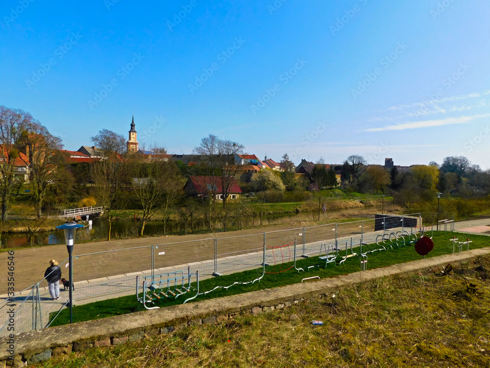 Obraz premium Vor den Toren einer historischen Altstadt 