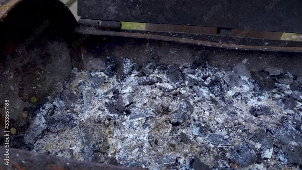 26790_The_rusty_grill_pan_in_the_forest_ground_in_Estonia.mov 26790_The_rusty_grill_pan_in_the_forest_ground_in_Estonia.mov