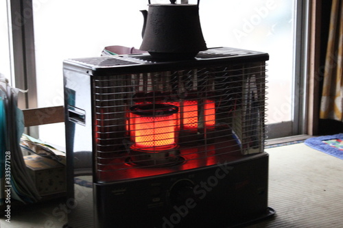 鉄瓶とストーブ　田舎暮らし