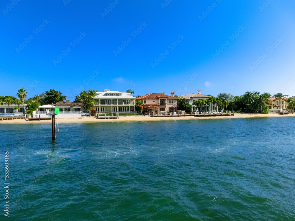 Luxury mansion in exclusive part of Fort Lauderdale