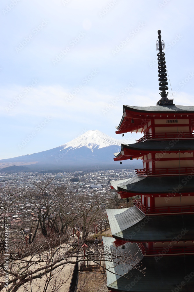 富士と忠霊塔