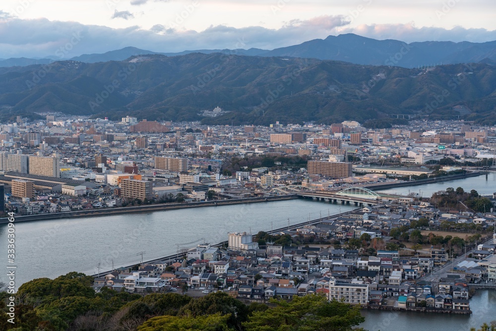 五台山の展望台から見る高知市街の風景
