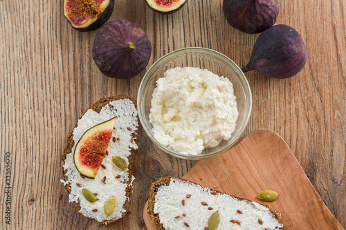 whole grain bread with curd cheese seeds and figs