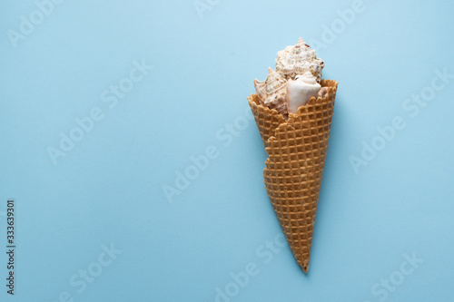 Seashell and ice cream cone