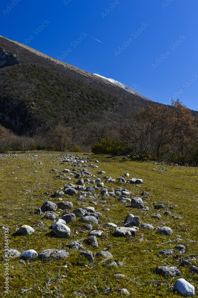 Fototapeta premium Paysage d'hiver dans les Abruzzes en Italie