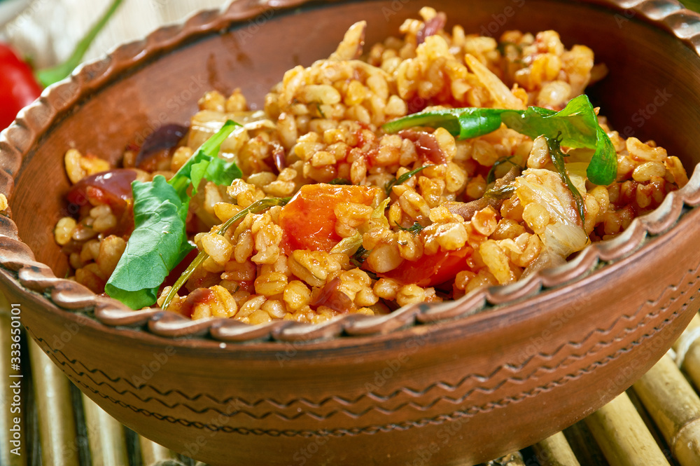 Guveche Bulgur Pilaiv Guveche Bulgur Pilaiv
