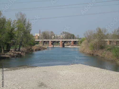 il fiume reno a bologna città photo