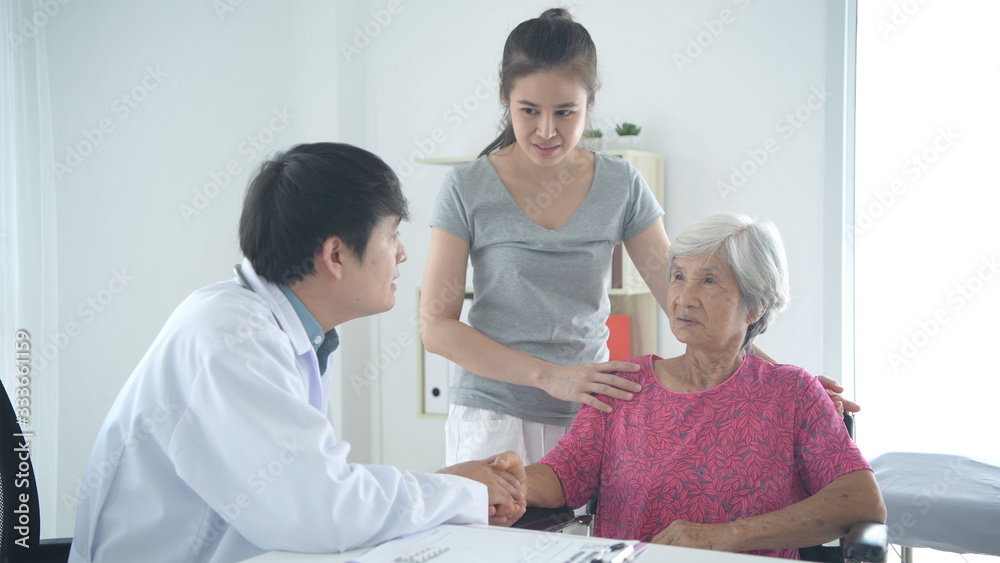 Medical concepts. The doctor encouraged the sick in the clinic. 4k Resolution. Medical concepts. The doctor encouraged the sick in the clinic. 4k Resolution.