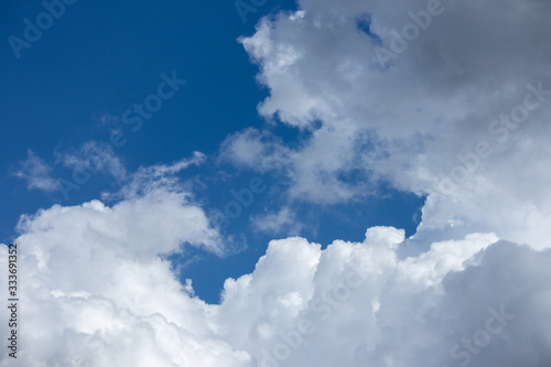 Obraz na płótnie blue sky with white clouds w salonie