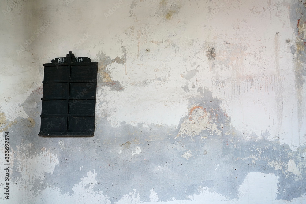 Verwitterte Kirchenwand