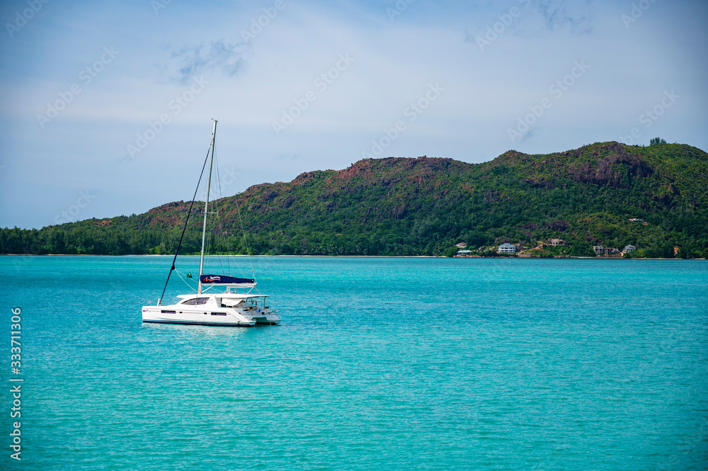 Boot im Hafen Mahe, Seychellen