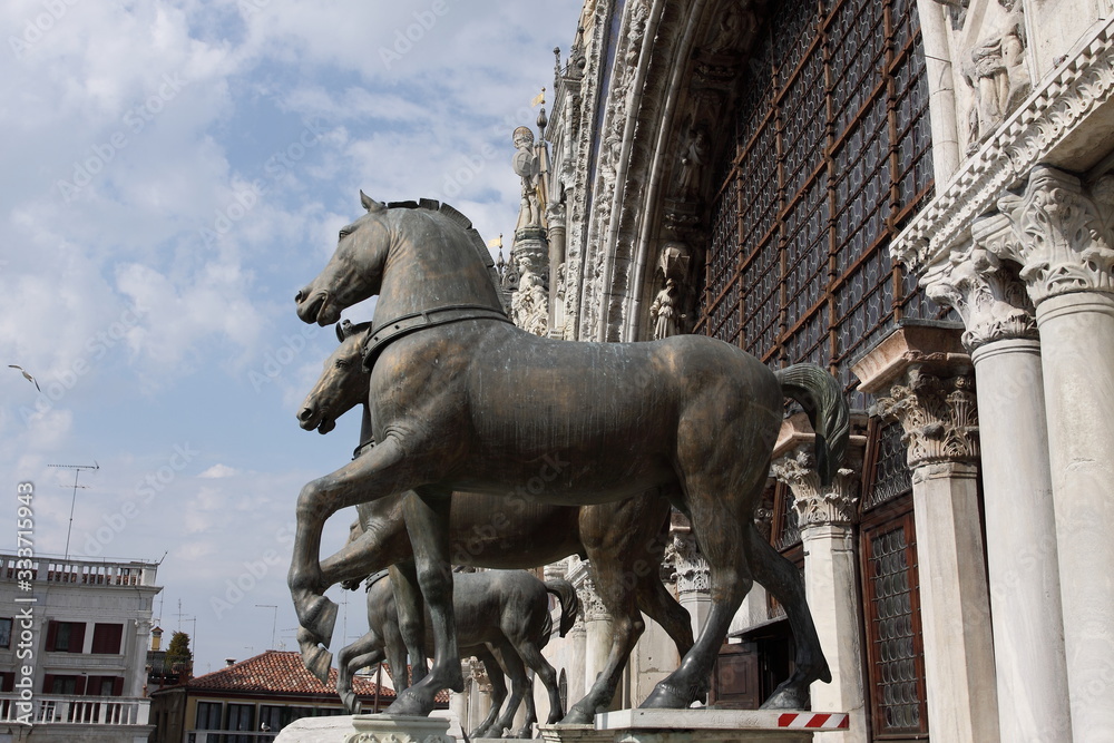 Naklejka premium Four horses at St. Mark's Cathedral in Venice, Italy