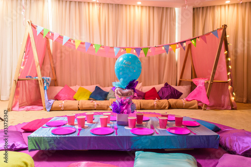 decoracion para pijamada con tepee 