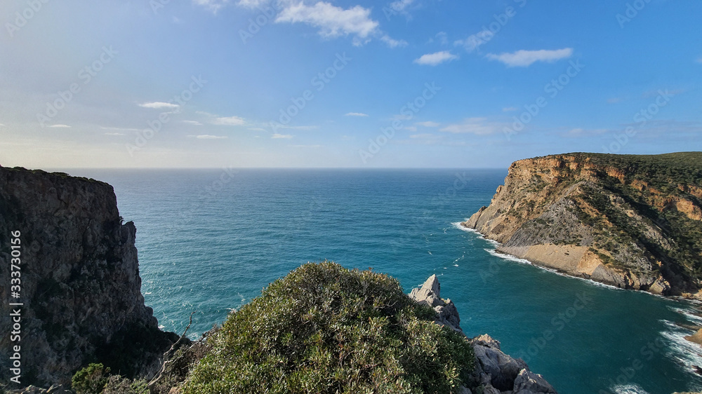 Fototapeta premium the sea and rocks
