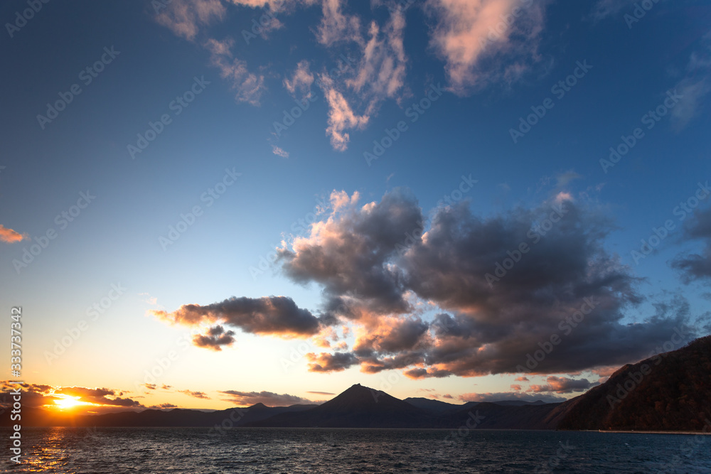 日本の国立公園・北海道の支笏湖と恵庭岳