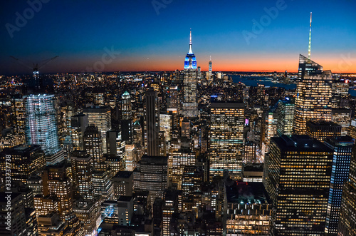 Skyline von New York City bei Sonnenuntergang