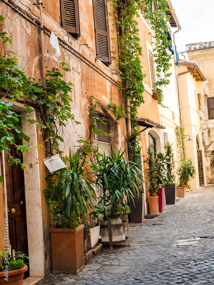 Mediterrane Altstadt Straße mit Pflanzen