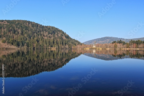 Lac de longemer dans le massif Vosgien