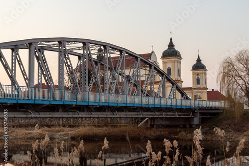 Tykocin to piękna historyczna, a nawet królewska miejscowość w województwie podlaskim, malowniczo położona nad rzeką Narew, Polska