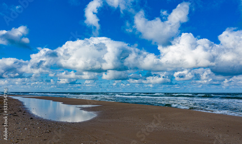 Fototapeta Naklejka Na Ścianę i Meble -  blue sea, beach and sun in turkey