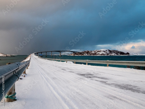Brücke nach Sommaroy, Troms og Finnmark, Norwegen