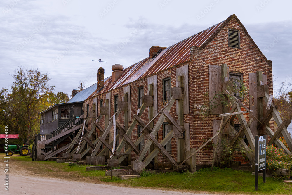 Obraz premium old farm house