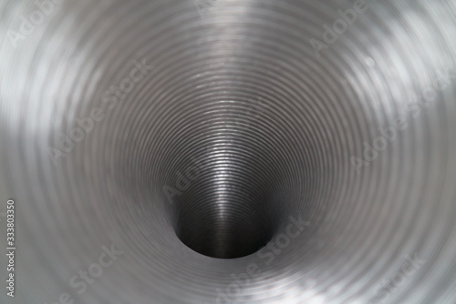 Foto aluminum duct silver Peek inside