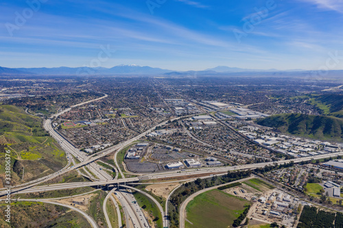Foto Aerial view of highway and cityscape of Pomona