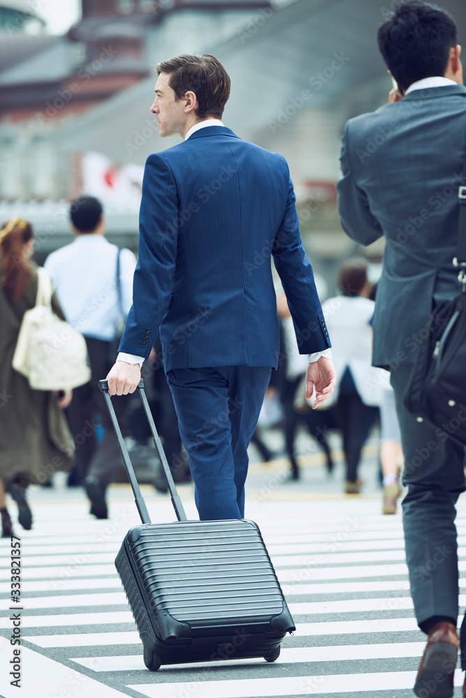 Obraz premium 東京出張中のイギリス人のビジネスマン