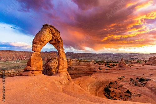 Photo Sunset over Delicate Arch - Desert Arches National Park Landscape Picture